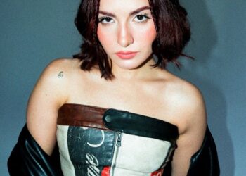 Valentina debuta con Universal Music