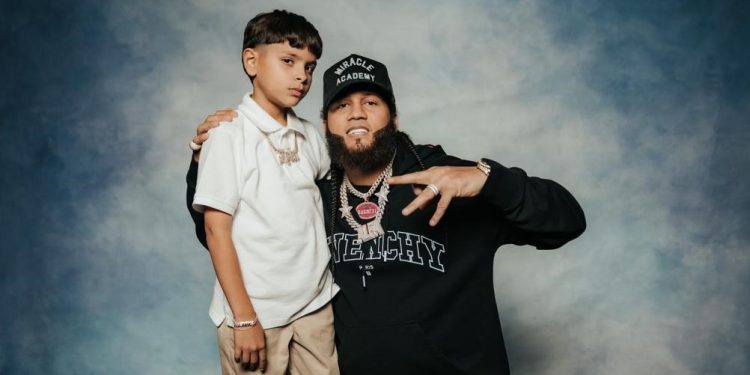 Dylan, el niño boricua de 7 años lanza el tema “Te Estudiamos” junto a El Alfa