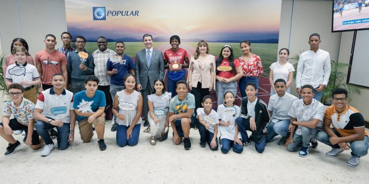 Marileidy Paulino comparte e inspira a colaboradores del Popular y sus hijos