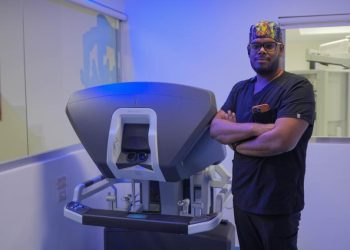 Dr. Constanzo Garrido realiza la primera cirugía bariátrica por robot en Santo Domingo