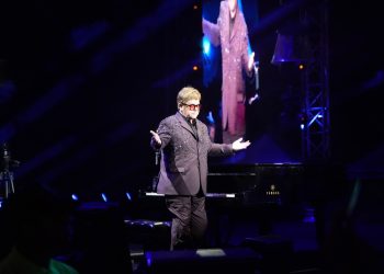 La noche que Elton John se adueñó del público dominicano