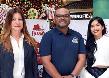 Exposición de Casitas de Jengibre reúne a más de diez pasteleros de la pastelería nacional