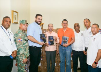 Efemérides Patrias dona cientos de libros al arzobispado de Santo Domingo