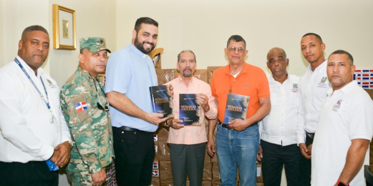 Efemérides Patrias dona cientos de libros al arzobispado de Santo Domingo