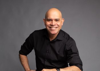 El maestro Amaury Sánchez anuncia el estreno del musical Rock of Ages (La era del Rock)