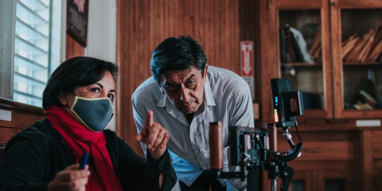 Presentan documental «El Fotógrafo de La 40”, de Erika Santelices y Orlando Barría en Fine Arts Novo-Centro