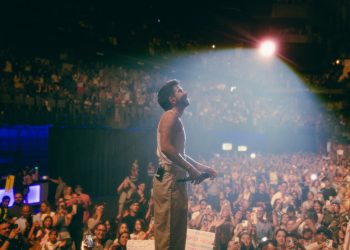 Camilo anuncia su regreso a Santo Domingo en octubre