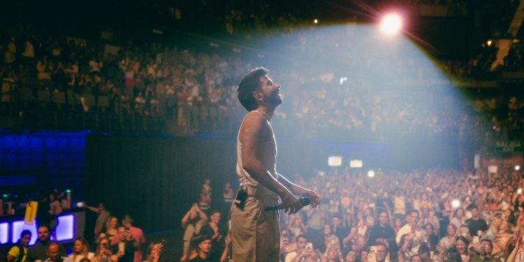 Camilo anuncia su regreso a Santo Domingo en octubre