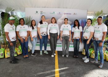 Parque del Prado y Alfridomsa refuerzan compromiso con la salud animal en Constanza