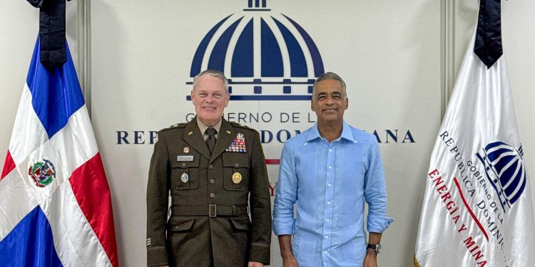 Ministro Joel Santos y director del Colegio Interamericano de Defensa fortalecen cooperación en seguridad energética y minera