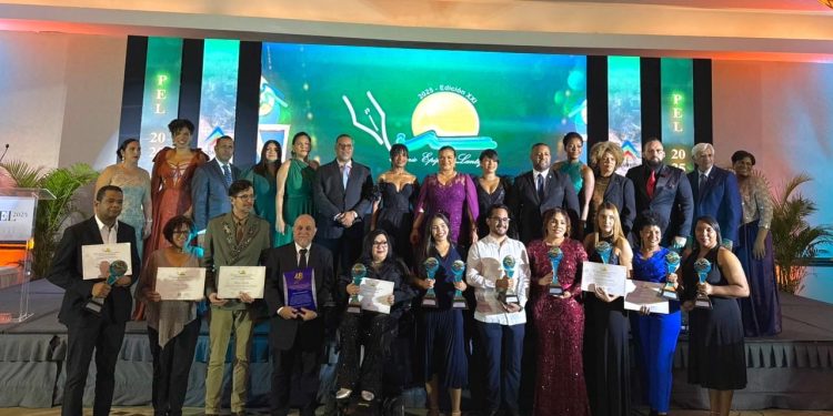 Adompretur reconoce lo mejor del periodismo turístico en edición del  PEL 2025