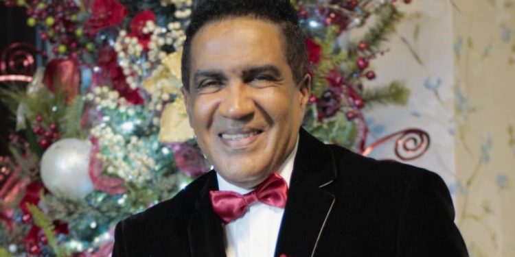 Kinito regresa con “Que rompa la Navidad”