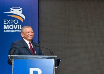 Leonardo Aguilera encabeza la inauguración de Expomóvil Banreservas 2025 con tasas de interés desde 5.84%