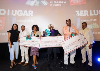 Raymond y Miguel cierran con éxito “La Fábrica del Humor”