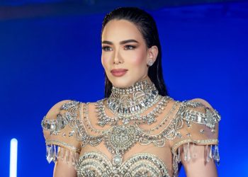 Top 13 by Isaura Taveras con edición especial llena de íconos