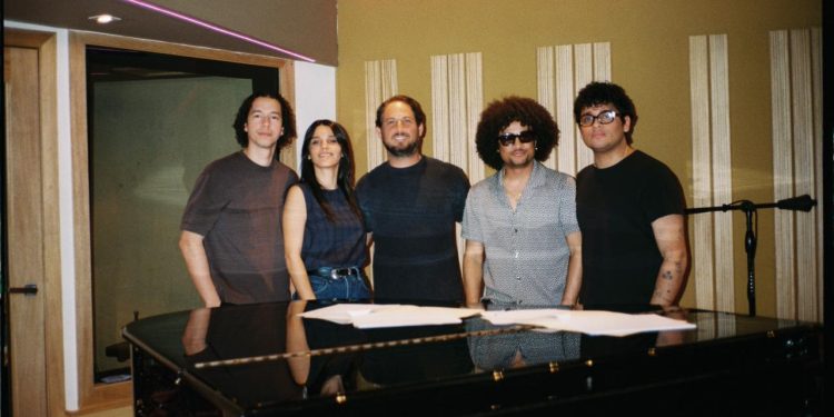 Solo Fernández firma con sello discográfico Point Records