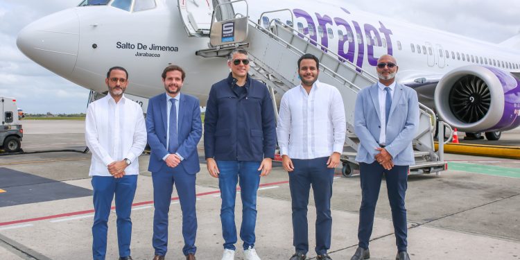 Arajet recibe su aeronave 14 “salto de Jimenoa” y refuerza su compromiso con el turismo sostenible y la economía dominicana