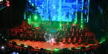 Yandel eleva sus éxitos junto a la Orquesta Sinfónica Nacional en Altos de Chavón