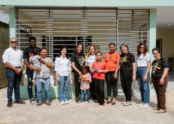 Banco Popular y FACCI entregan vivienda a niña paciente oncológica en Los Frailes