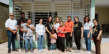 Banco Popular y FACCI entregan vivienda a niña paciente oncológica en Los Frailes