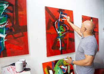 Víctor Martínez presenta su más reciente propuesta artística en el Museo Abreu: El Equilibrio del Colapso