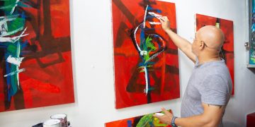 Víctor Martínez presenta su más reciente propuesta artística en el Museo Abreu: El Equilibrio del Colapso
