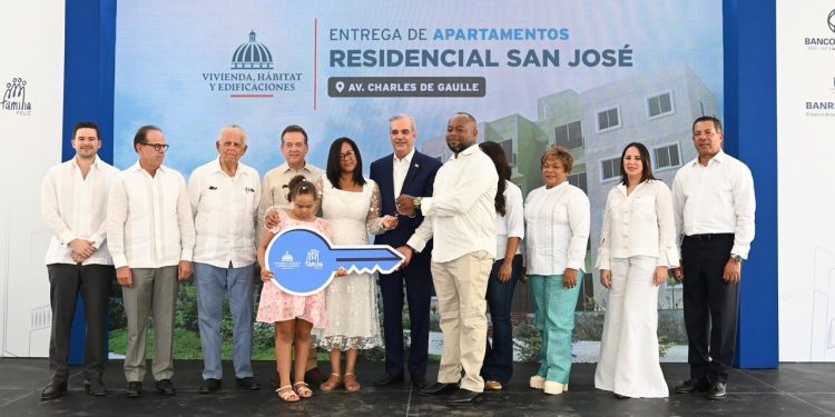 Banreservas financia 700 apartamentos del residencial San José entregados por el presidente Abinader