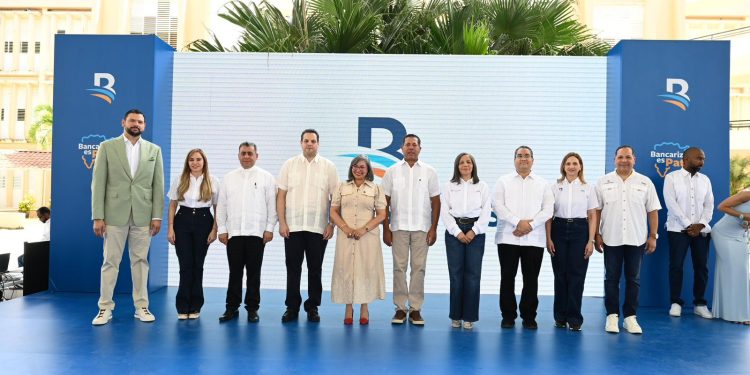 Banreservas lleva jornada de bancarización a San Francisco de Macorís