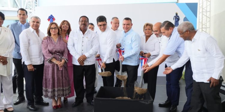 SNS inicia remozamiento de Emergencia y Edificio Pediátrico del Hospital Darío Contreras