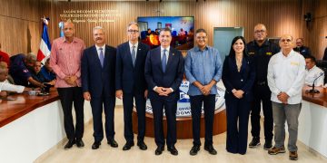 Banco Popular entrega al COE renovado Salón Político/Comunicaciones