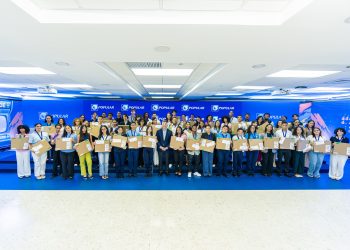 Banco Popular otorga becas a 61 estudiantes meritorios de escasos recursos